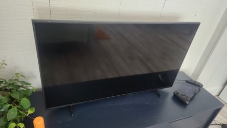 Samsung 40" Class F600 Series TV 2025