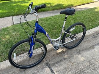 Trek Adult Step-Thru Lightweight Aluminum 24-speed 26-inch Wheels Trek