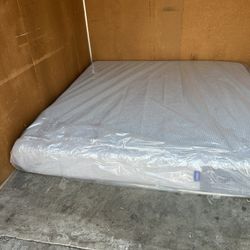 Brand New King Size 11” Casper Original Memory Foam Mattress!!