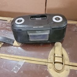 IPod Radio Alarm Iluv