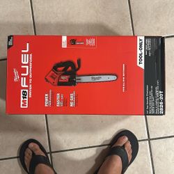 Milwaukee M18 Chainsaw 
