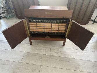 Vintage Imperial Music Minder With Records