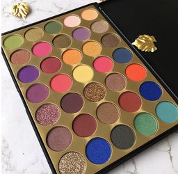 Makeup eyeshadow pallet