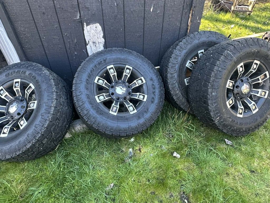 Tires with rims for Sale in Tacoma, WA - OfferUp