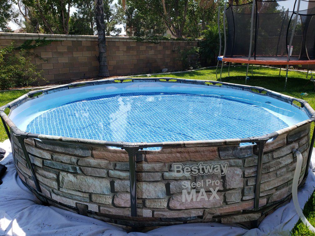 Bestway 12'x30' Pro Max Round Above Ground Pool + Cover