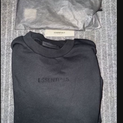 NWT MENS FEAR OF GOD ESSENTIALS  LARGE CREWNECK SWEATSHIRT TOP CORE JET BLACK