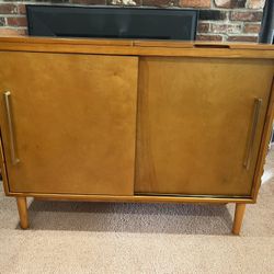 Media Console For Turntable And Record Storage