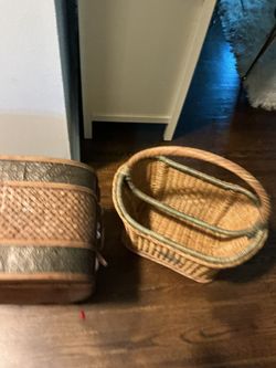 A Big Beautiful Vintage Basket Full With Yarn And A Good Regular Basket ( All For $25)