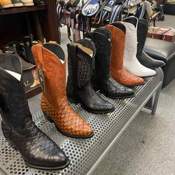 Nuevas botas vaqueras  de piel para hombre