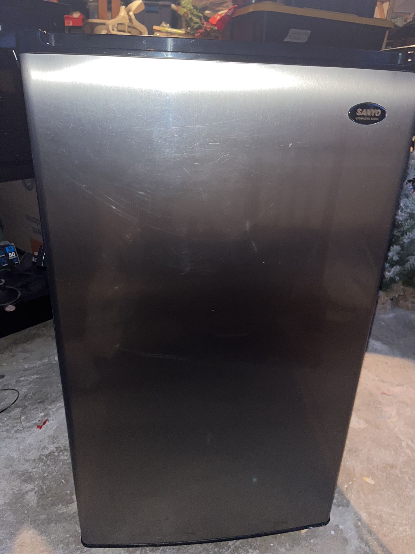 Sanyo Mini Fridge