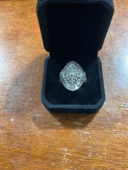 LADIES CLUSTER RING
