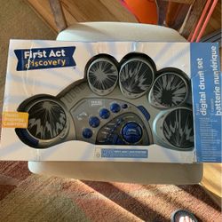 First Act Discovery Pad Electronic Drum Pad Light FD213, 