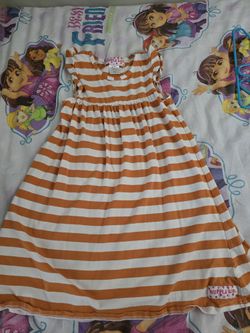 Beautiful toddler dress, size says 10 but fits like 5/6 years old