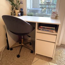 White Desk 
