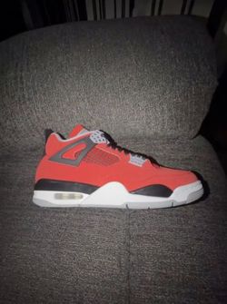 Toro bravo Jordan 4s     Size 8