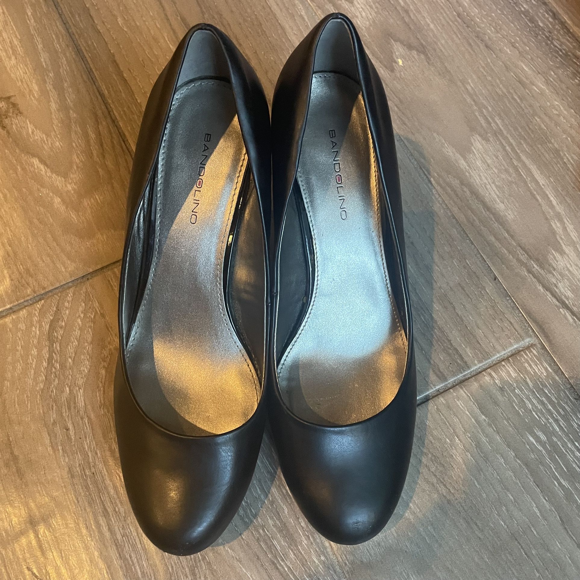 Bandolino Classic Black Leather Pumps, Women’s Size 9.5