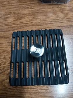 Cook's Essential 9 in Square Cast Iron Press NEW