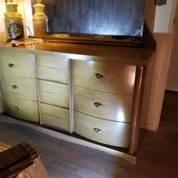 9 Drawer Dresser & Night Stands