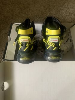 Nike Air Max 720 Saturn Size 6.5