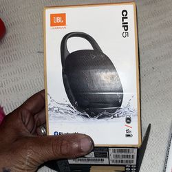 JBL Clip 5