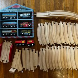 Wooden 8 Train Set. Melissa & Doug