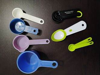 Measuring spoons