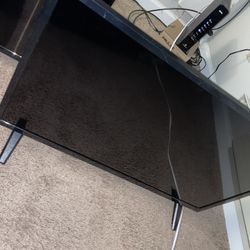 28” Insignia TV 