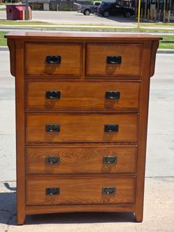 DRESSER