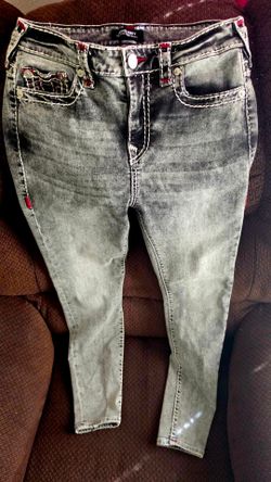 True Religion Women's Jennie High Rise Curvy Skinny Flap jeans in a graphite grey size 29