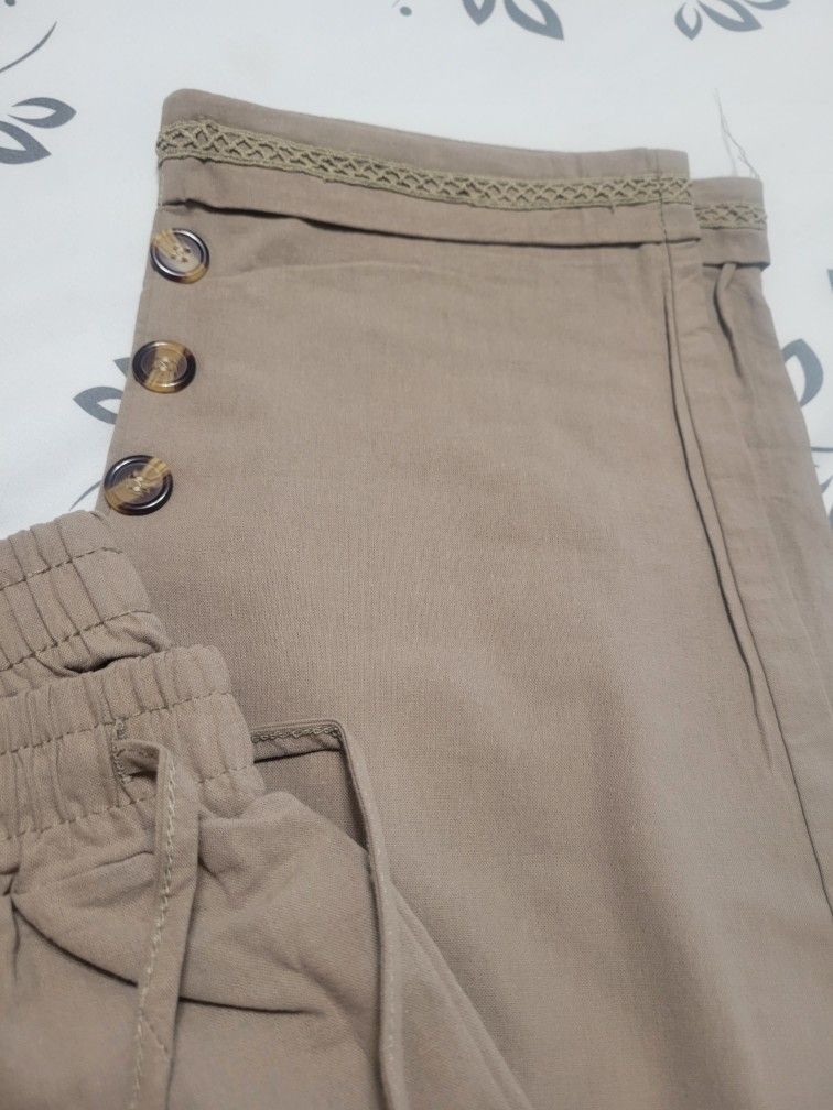 Woman's CASUAL PANTS- new