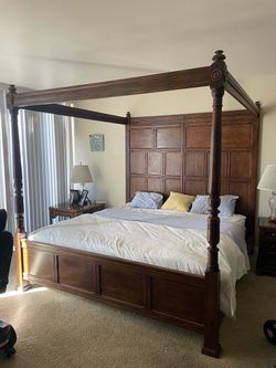 Beautiful wood 4 poster bed King Size