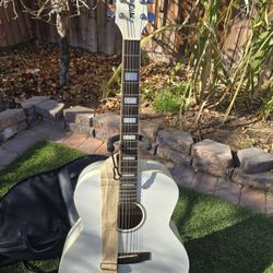 MITCHELL ACOUSTIC ELECTRIC GUITAR NEW STRINGS BUILD IN TUNER AMAZING 