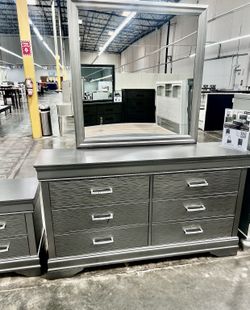 Tocador De Madera Nuevo En Su Caja Incluye Espejo