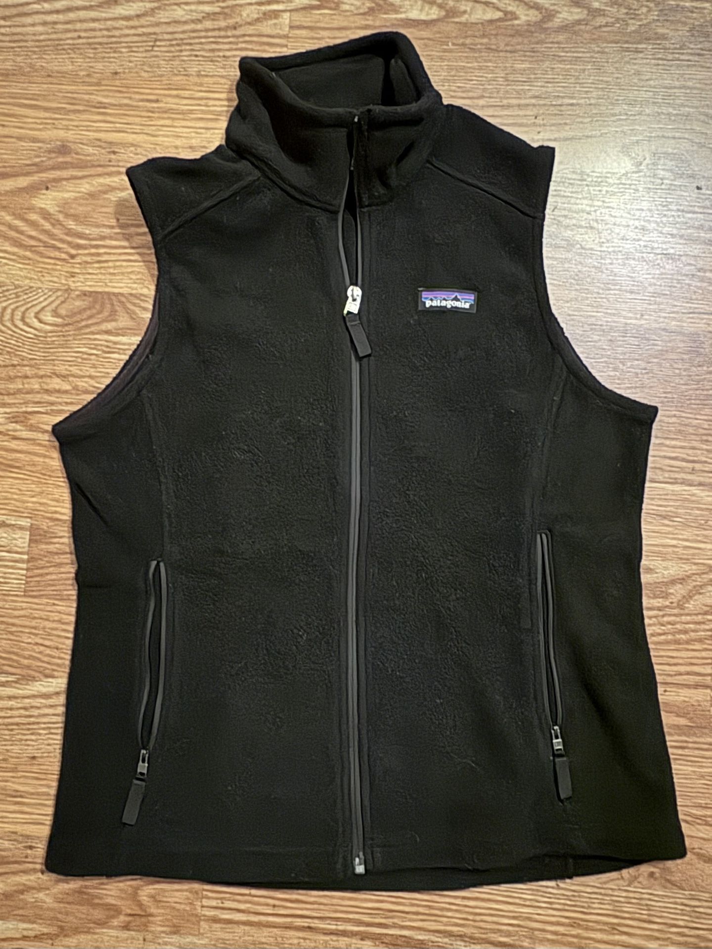 Ladies Black Fleece Patagonia Vest Size Medium Gently Used