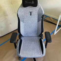 SECRET LABS GAMING CHAIR 