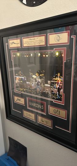 2010 Maroon 5 Autographed Concert Display