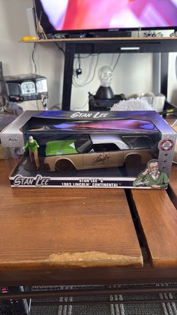 Jada Stan Lee 1963 Lincoln Continental Die-Cast Set