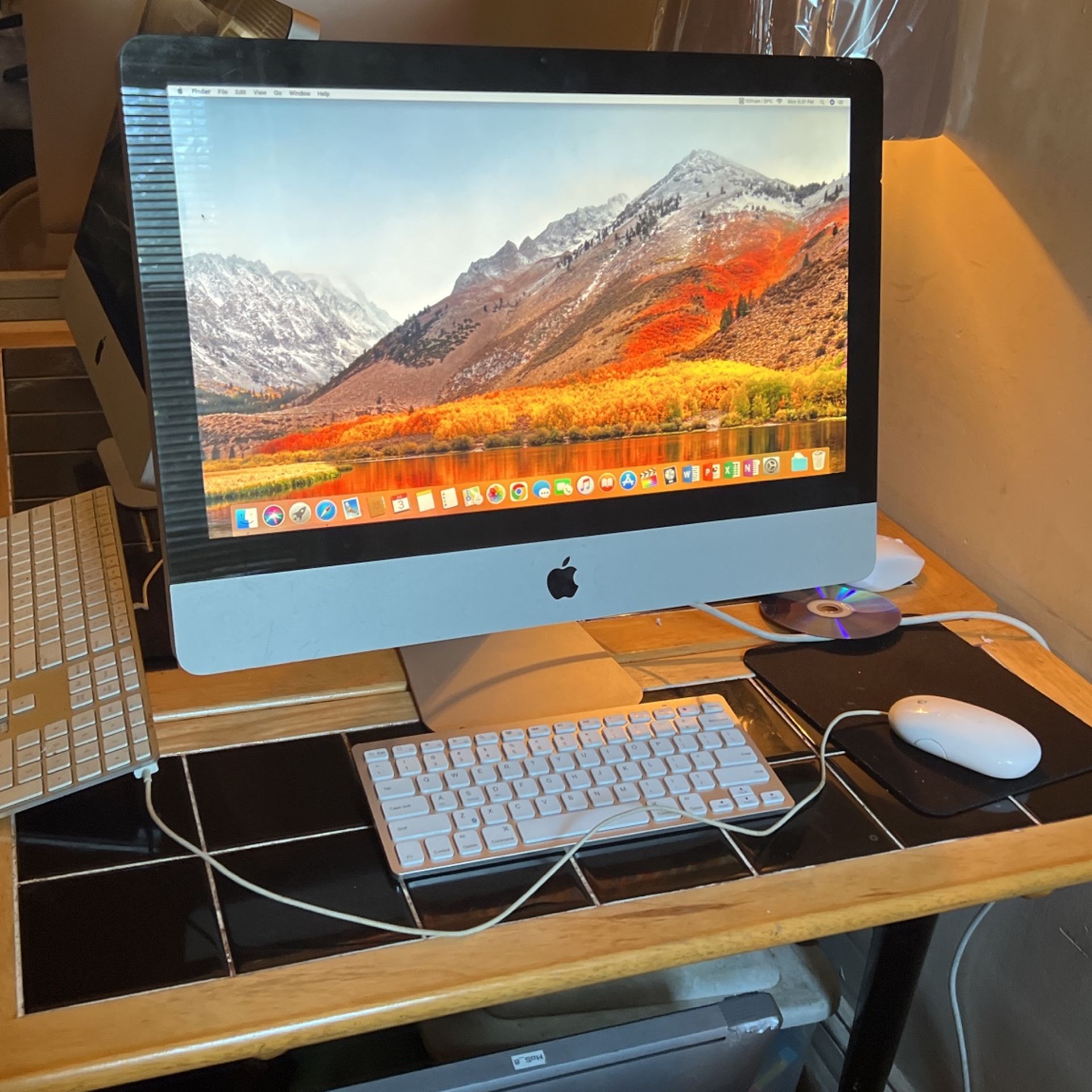 iMac 21.5 2010 i5 12gb Ram 500 hard drive
