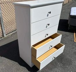5 Drawer white
