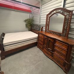 Queen bedroom set