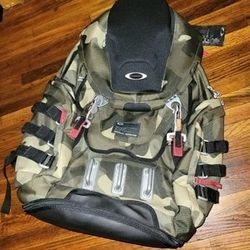 OAKLEY KITCHEN SINK BACKPACK NEW