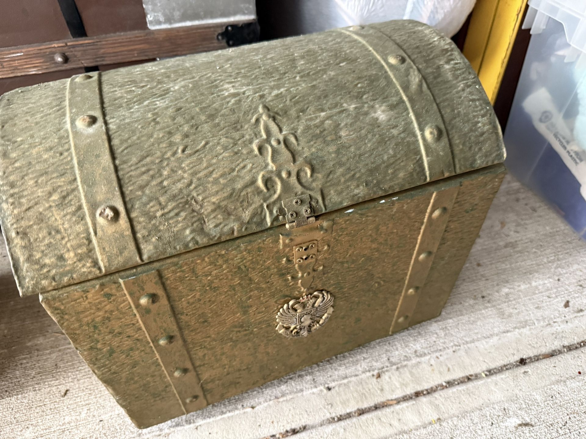 Golden Metal Chest 15x15x10