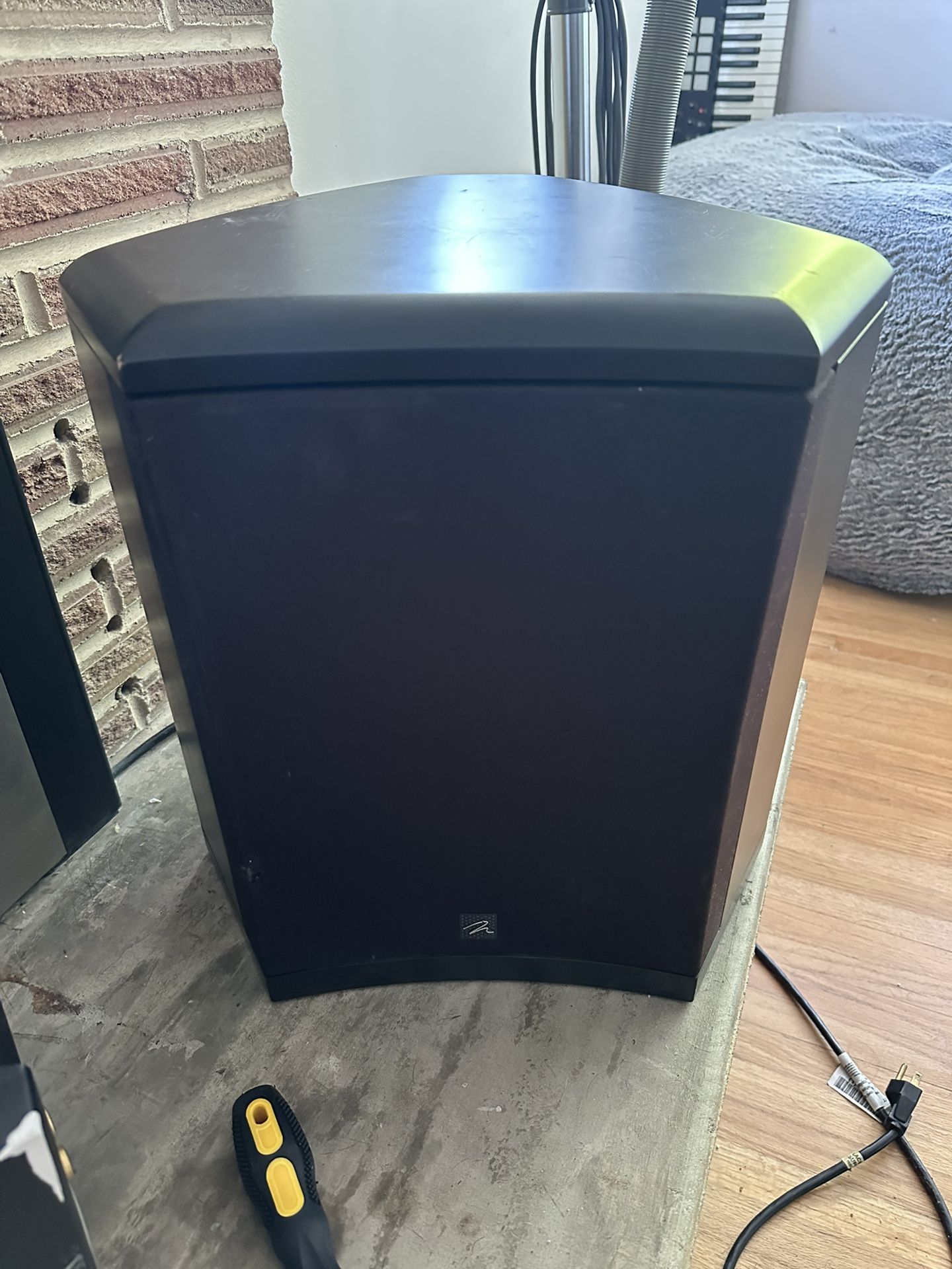 Surround Sound Speakers And Subwoofer