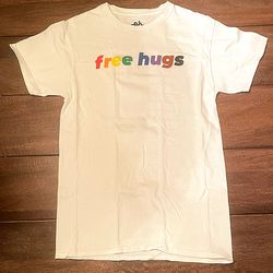 “Free Hugs” Phluid Project X Kohls Pride Month Shirt! [Unisex S] 🏳️‍🌈 ‼️ SALE ‼️