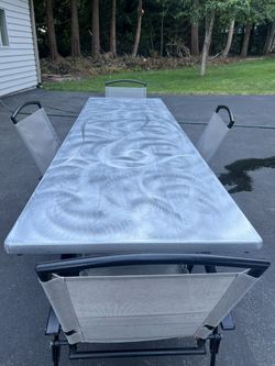 to 30 inches  Height 30 inch 5 tables  200$ e 