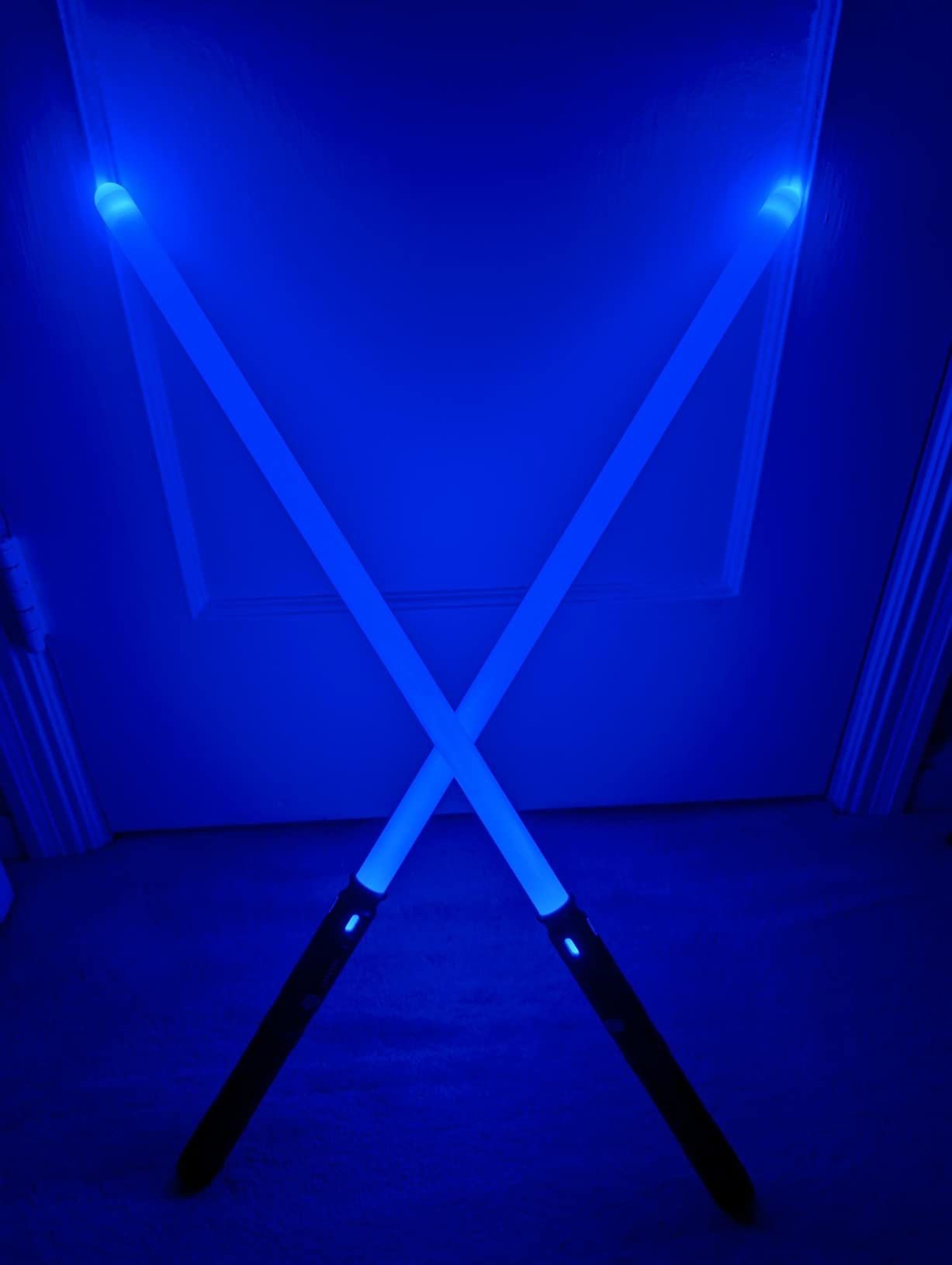 NEW Star Wars Lightsaber Metal Hilt FX 2 Pack, Battery Rechargable 2-in-1 Double-Bladed FX Dueling Light Saber !