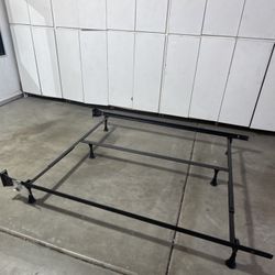 King size Metal Bed Frame