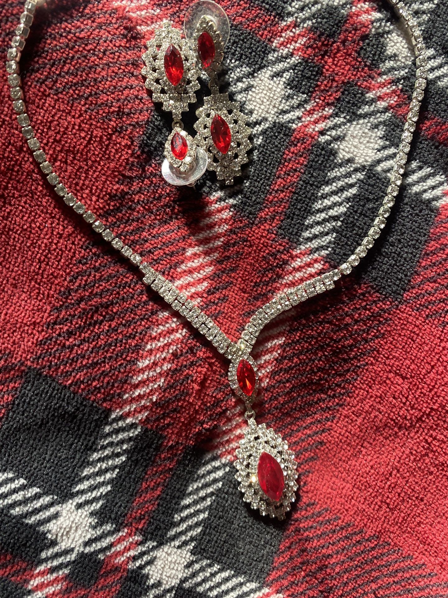 Earring/Necklace Set