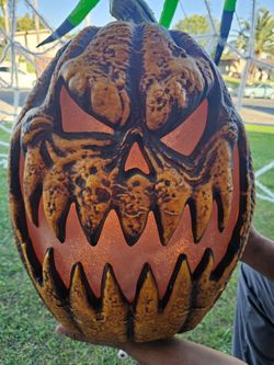 Halloween Jack-O-Lantern Decorative Pumpkin lights up!!