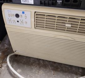 230V, Electronic Controls,. 
Air Conditioning (12.000 BTU)......